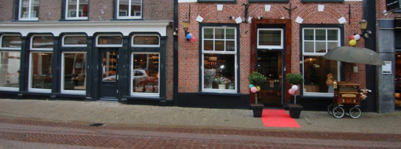 Feestelijke opening bakkerij van der Bijl