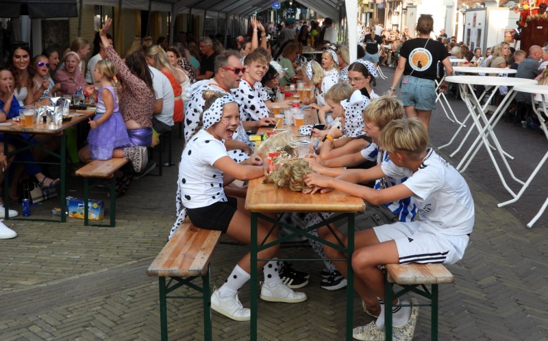Bouwvakfeest was weer “Geweldich” (video)