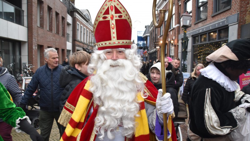 Sinterklaas feestelijk aangekomen in Kollum