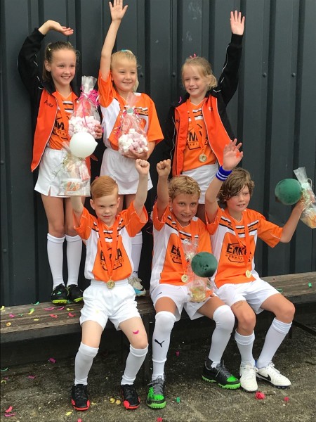 E1 Invicta veldkampioen!!